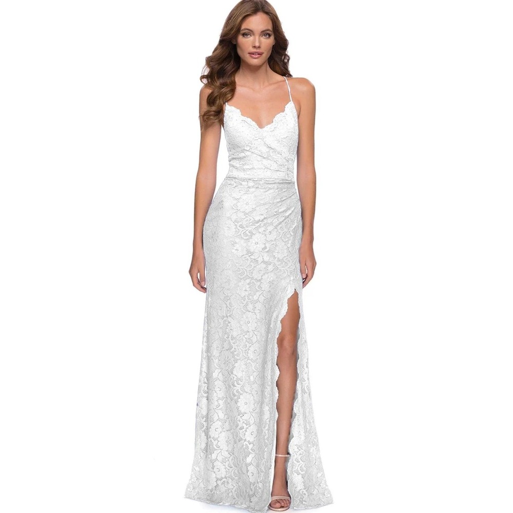 La Femme 29939 Lace Scalloped V-Neck Simple White Sheath Dress Size 6 NEW